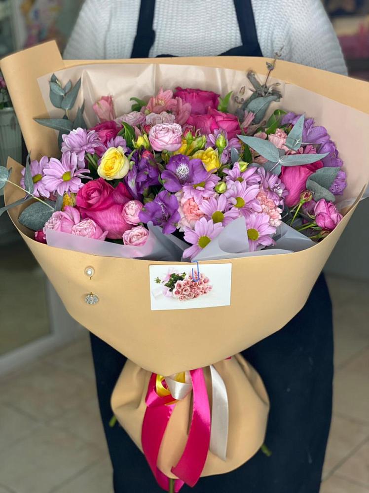 Букет цветов из: Хризантемы, Гвоздики и Альстромерии в Вревском