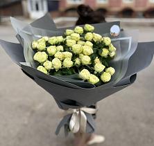 Букет Белые кустовые розы Солинеро в Вревском