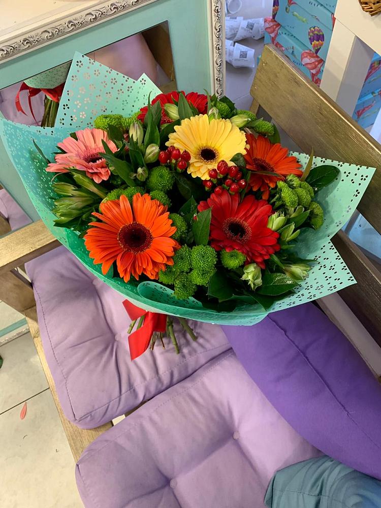 Букет цветов из: Герберы, Хризантемы и Альстромерии в Вревском