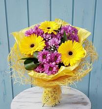 Букет цветов из:  Хризантемы и Герберы #REPLACE_PRED# Вревском