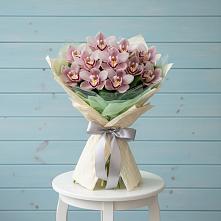 Букет цветов из:  Орхидеи и Розы в Вревском