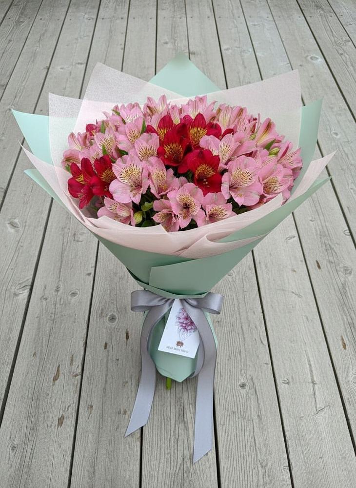 Букет цветов из: Альстромерии в Вревском