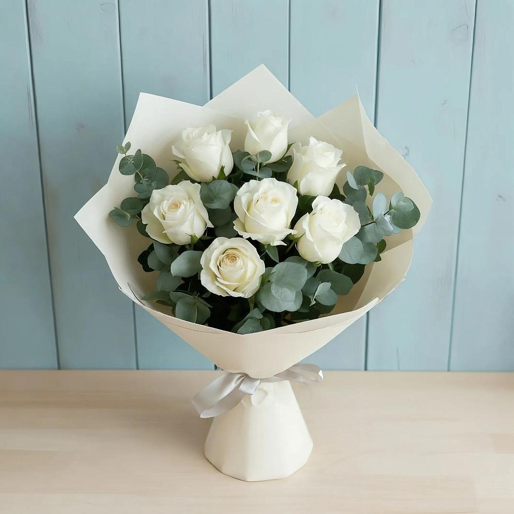 Букет Белые розы в Эвкалипте в Вревском