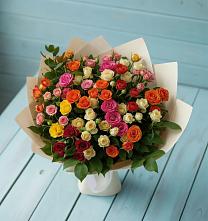 Букет Микс из разноцветных кустовых роз в Вревском