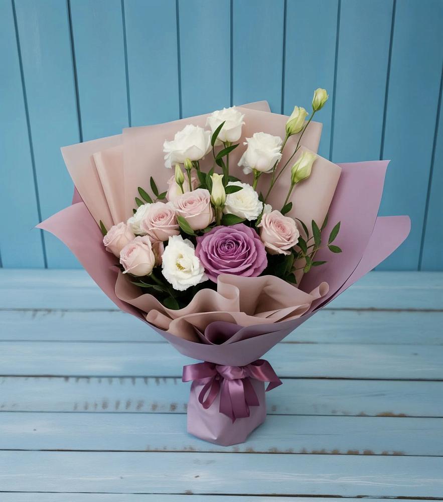 Букет цветов из: Розы и Лизиантусы в Вревском